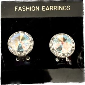 Beautiful clip on earrings vintage elegant